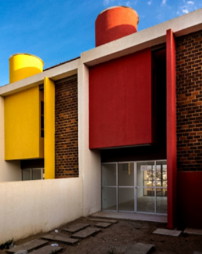 Modernas referências e conexões temporais: análises e discussões dos sobrados Novo Jardim do Jirau e das casas populares do NEBR